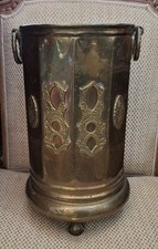 Alter/älterer Schirmständer