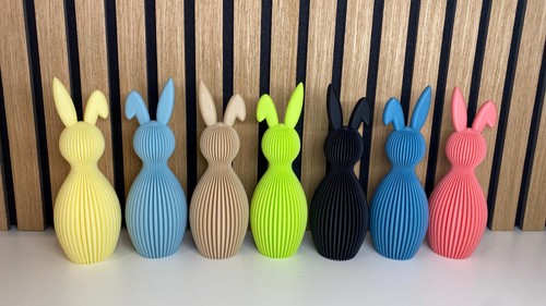 Osterhase mit umgeklapptem - , ohr