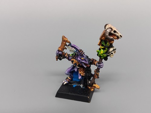 Skink priest metall - skink,