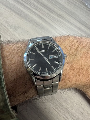 Seiko quartz day date - quartz,