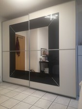 Kleiderschrank Weiss Schwarz Mit Spiegel Gross Und Geräumig | Schiebetüren