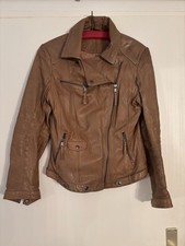 Lederjacke Bikerstil aktuelle