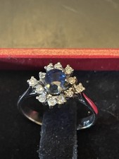 Weissgoldring 18 Karat Mit 0,5 Ct Blauen Saphir , 12 Diamanten je 0.05 ct
