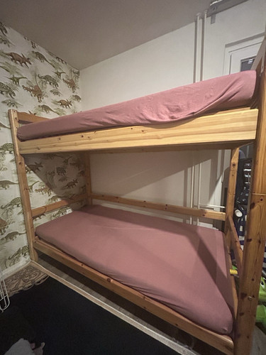 Stockbett aus hellem - , holz