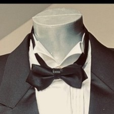 Fliege und Einstecktuch aus