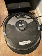 Shark AI ULTRA 2-in-1