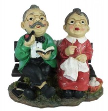 Oma und Opa auf Bank | Oma und