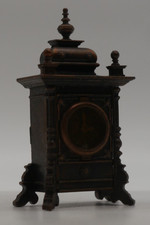 Bleistiftanspitzer Metall - Tischuhr / Kaminuhr - Setzkastenobjekt