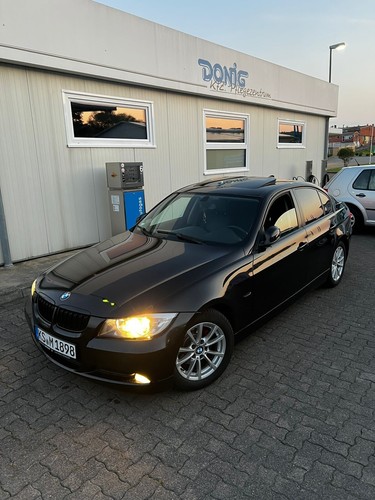 Auto bmw 302i