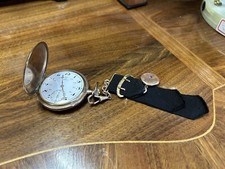 Omega Taschenuhr um 1900 Vergoldet mit Sprungdeckel und Punzen mit Kette