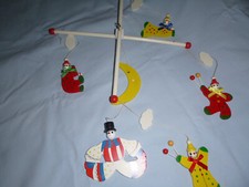 Kinder-Mobile  aus Holz, Bunte