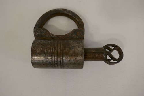 Altes antikes vorhängeschloß - altes,