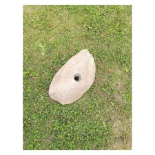 Granit Quellstein mit Bohrung