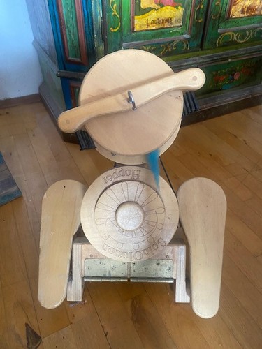 Spinning wheel hopper - spinning,