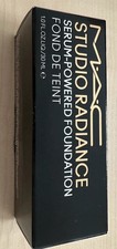 MAC Studio Radiance Serum Powered Foundation Flüssige Foundation, Nr. NC40, 30ml