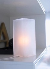 Ikea GRÖNÖ Tischleuchte, Lampe ,Frostglas Farbe Weiß, 22cm.H / Quadrat 10cm.