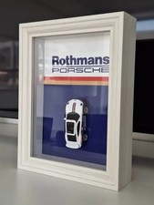 Porsche 911 1:64 Modellauto in Holzvitrine 15x20 cm mit Echtglas – Sammlerstück