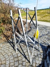 Stumpfl mobile Präsentationseinheiten für jeweils 2 Projektoren 161cm Höhe geb