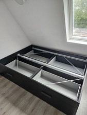 Bettgestell (Insg. 205x146x47); selbstständiger Abbau und Abholung.