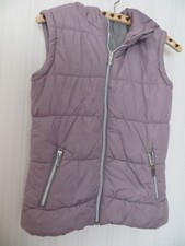 Gefütterte Weste mit Kaputze in lila Gr. 164 von Pocopiano