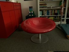 Roter Space Age Drehsessel  Kunststoff Rar ein Hingucker 