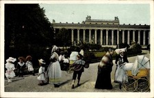 Ak Berlin Mitte, Lustgarten, Altes Museum, Passanten, Kinderwagen - 4695174