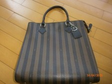 Designer Y Not? Damen Kunstleder Handtache braun gesteift 32 x 31 x 11 cm