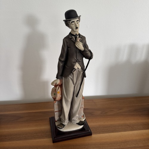 Charlie chaplin figur - charlie,