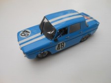 Top lackierter Renault R 8 Gordini Scaleracer auf Plafit Chassis in 1:24