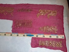 Indisches Stück Chiffon mit 6  Stickproben goldf. Fäden, Pailletten u.Perlen 