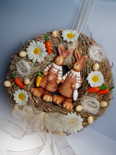 Neu osterkranz aus stroh - stroh, mit