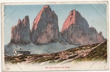 Die drei Zinnen mit Hütte