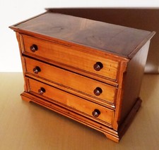 dekorative Modellkommode Biedermeier fein gearbeitet Kirschbaum