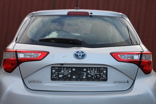 Toyota yaris xp13 farbe - farbe, silber