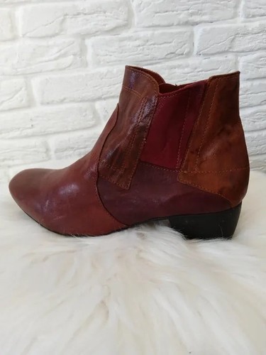 Women think boots burgundy - think!,
