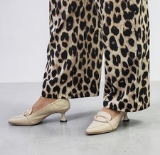 Rebecca White Schuh Z50