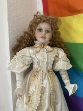 Porzellanpuppe Mittelalter Braut 