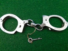 D07 Handschellen Deutschland Clejuso Handfessel schwer