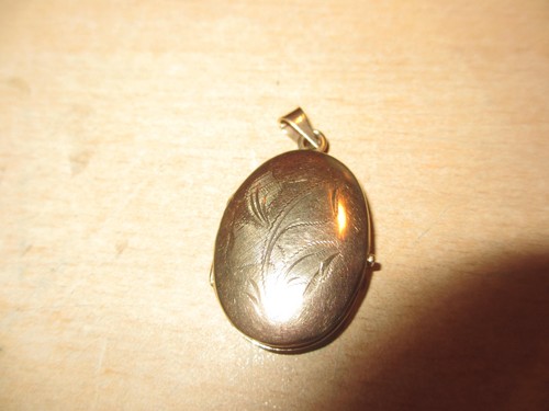 Amulett zum öffnen aus