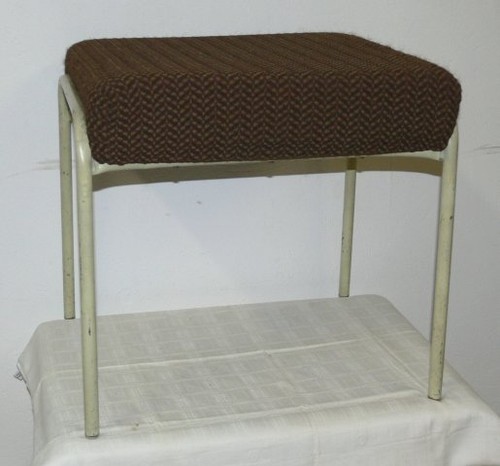 Polster hocker 70er jahre - polster-hocker,