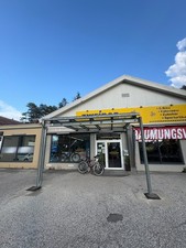 Glasvordach, Stahlgestell mit Verbundglasscheiben