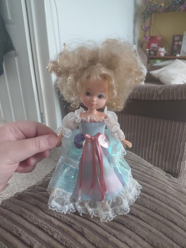 Lady lovely locks - lovely,