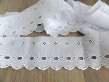 3,47 m Rest Spitze bestickt