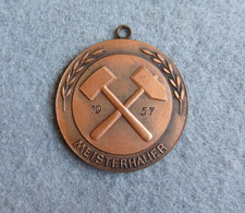 Alte DDR Medaille Meisterhauer Orden mit Jahreszahl 1957