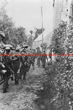 F028442 Wehrmacht Soldaten und