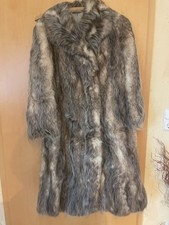 Langer Pelzmantel Größe 42/44