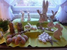 Oster-Dekoration 28 Teile:  mit 10 liebevollen Osterhasen in div. Ausführungen