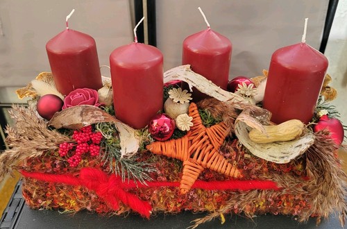 Adventsgesteck/Weihnachtsgeste