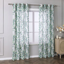 Transparent Vorhang mit Ösen