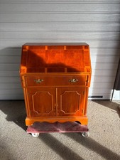 Sekretär aus Holz –